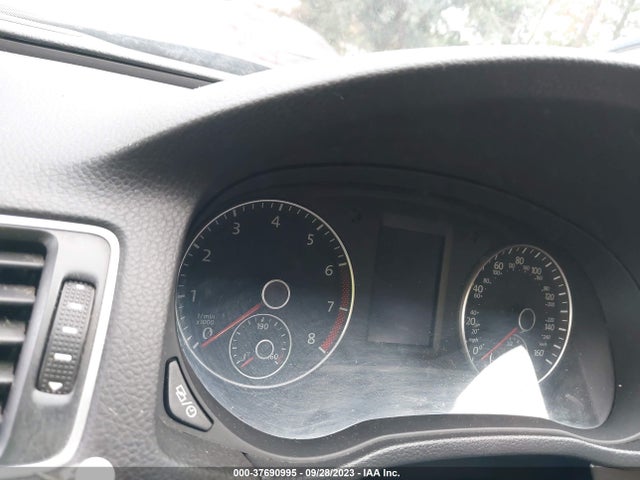 1VWBS7A3XFC013198 Volkswagen Passat 1.8t Se