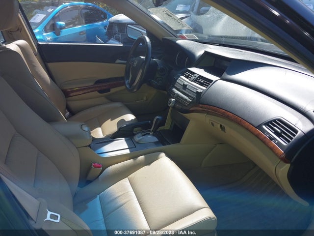2011 HONDA ACCORD SDN EX-L VIN: 1HGCP2F82BA047837