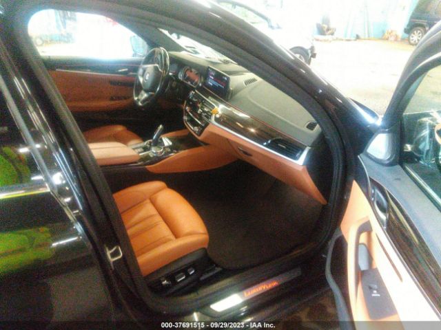 WBAJE7C3XHG888986 BMW 5 Series 540i Xdrive