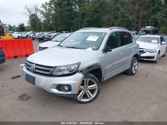 WVGAV7AX2GW085193 Volkswagen Tiguan R-line