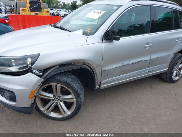 WVGAV7AX2GW085193 Volkswagen Tiguan R-line