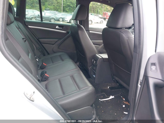 WVGAV7AX2GW085193 Volkswagen Tiguan R-line