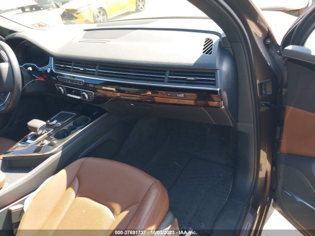 Audi Q7 Prestige 2017 WA1VAAF70HD032524 Image 5