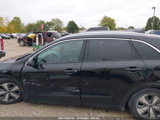KNDCB3LC9J5108314 KIA NIRO LX