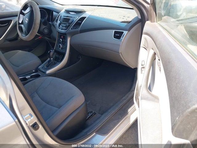 2015 HYUNDAI ELANTRA SE VIN: 5NPDH4AE7FH549136