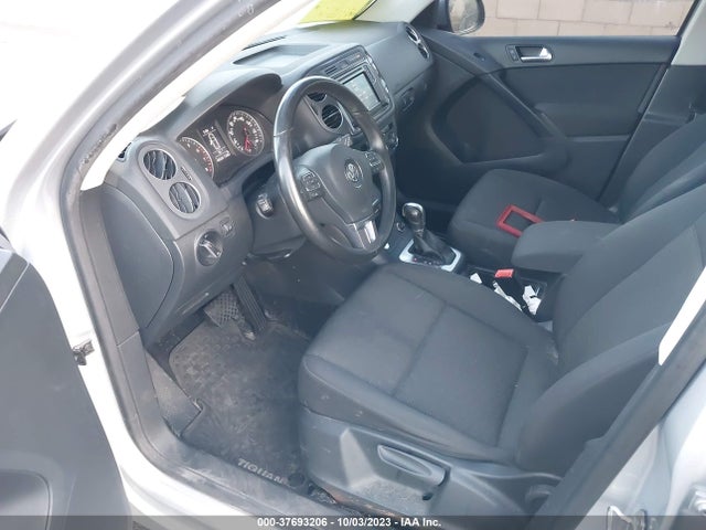WVGAV7AX8JK003739 Volkswagen TIGUAN LIMITED