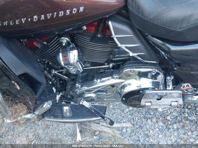 2019 HARLEY-DAVIDSON FLHTKSE 1HD1TEH17KB959990 Photo 8