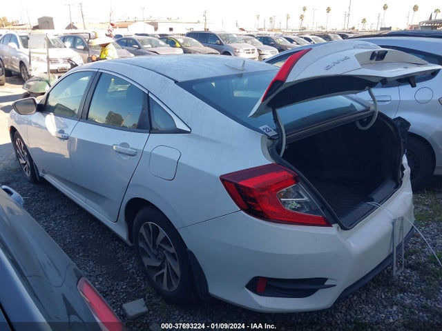 Honda CIVIC EX 2017 2HGFC2F75HH518390 Image 3