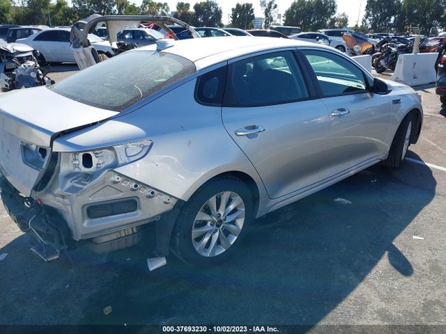 KIA Optima Lx 2018 5XXGT4L35JG270277 Image 4