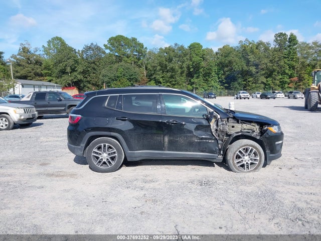 2019 JEEP COMPASS LATITUDE W/SUN/WHEEL PKG VIN: 3C4NJCBB4KT743897