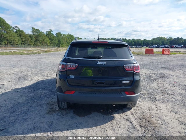 2019 JEEP COMPASS LATITUDE W/SUN/WHEEL PKG VIN: 3C4NJCBB4KT743897
