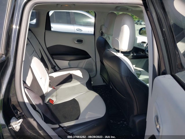 2019 JEEP COMPASS LATITUDE W/SUN/WHEEL PKG VIN: 3C4NJCBB4KT743897