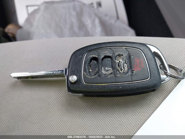 2015 HYUNDAI SONATA 2.4L SE VIN: 5NPE24AF1FH138538