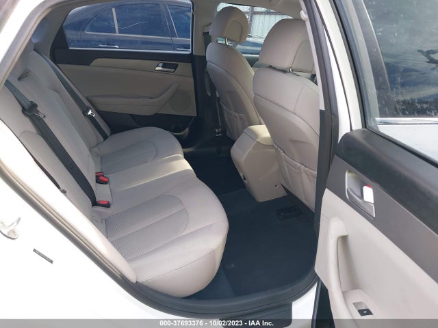 2015 HYUNDAI SONATA 2.4L SE VIN: 5NPE24AF1FH138538