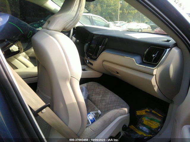 YV4L12RKXN1047125 Volvo Xc60 B5 Momentum