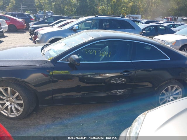 Aukcja sprzedaży 2011 Audi A5 2.0t Premium Plus, vin: WAULFAFR9BA032348, numer aukcji: 37693641