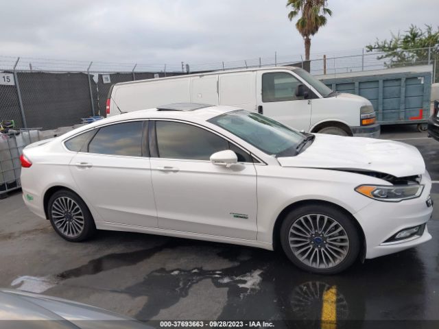 3FA6P0SU7HR329592 Ford Fusion Energi Titanium/platinum