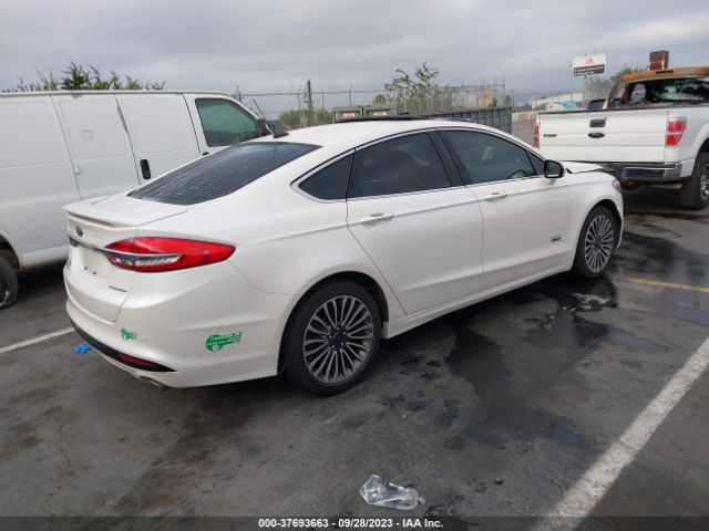 3FA6P0SU7HR329592 Ford Fusion Energi Titanium/platinum