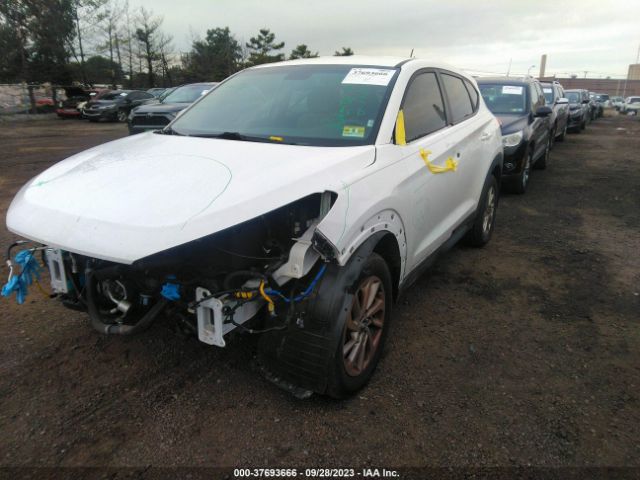KM8J23A48GU137820 Hyundai TUCSON SE
