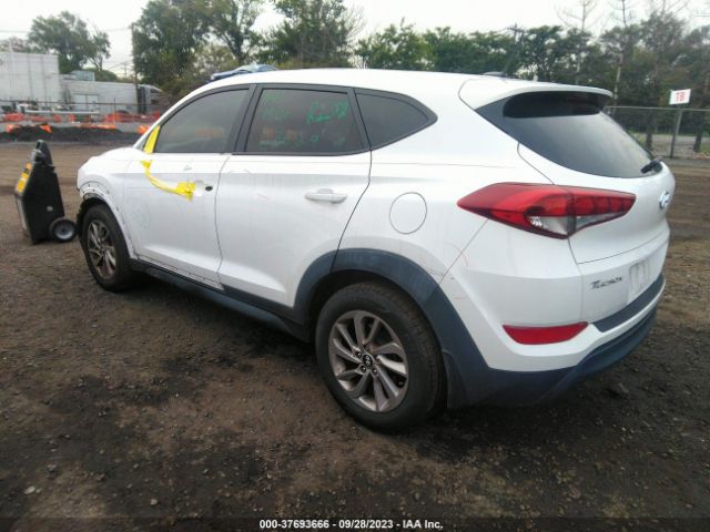 KM8J23A48GU137820 Hyundai TUCSON SE