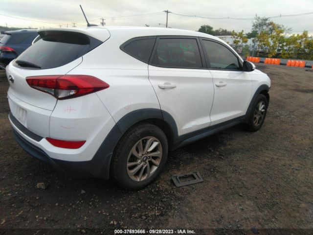 KM8J23A48GU137820 Hyundai TUCSON SE