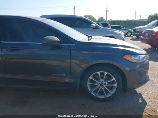 3FA6P0LUXKR283682 Ford Fusion Hybrid Se