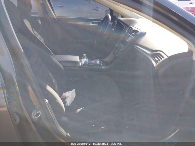 3FA6P0LUXKR283682 Ford Fusion Hybrid Se