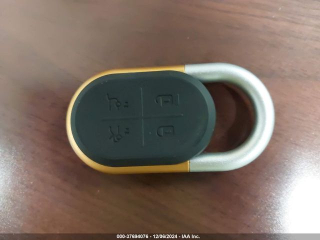 7PDSGABA3PN012049 Rivian R1s Adventure