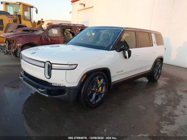 7PDSGABA3PN012049 Rivian R1s Adventure
