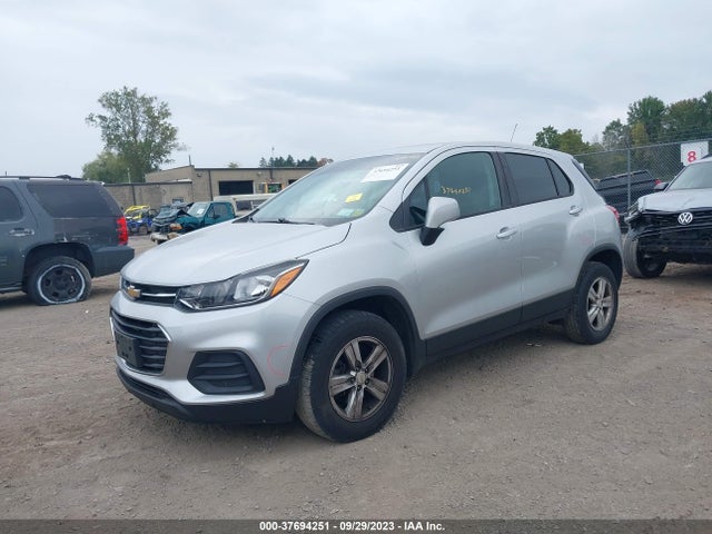 Chevrolet TRAX LS 2018 KL7CJNSB0JB595117 Image 2