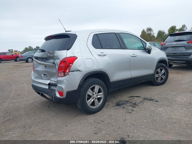 Chevrolet TRAX LS 2018 KL7CJNSB0JB595117 Image 4