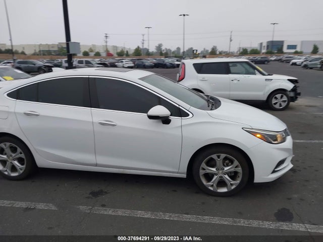 Chevrolet Cruze Premier 2018 1G1BF5SM4J7211966 Image 13