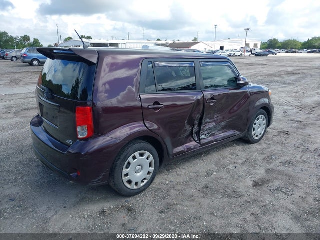 JTLZE4FE1FJ078121 Scion XB