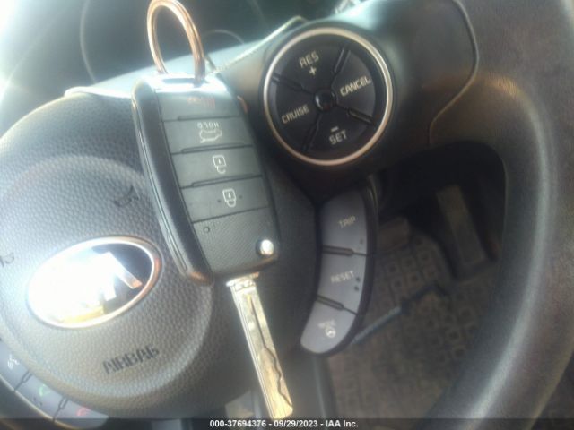 KNDJN2A24E7049301 KIA Soul Base