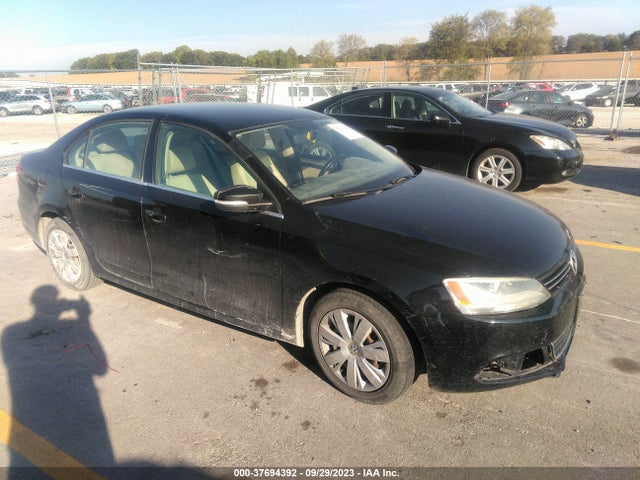 2013 VOLKSWAGEN JETTA SEDAN SE VIN: 3VWDX7AJ0DM215231