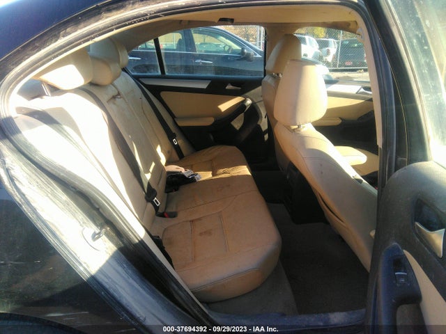 2013 VOLKSWAGEN JETTA SEDAN SE VIN: 3VWDX7AJ0DM215231