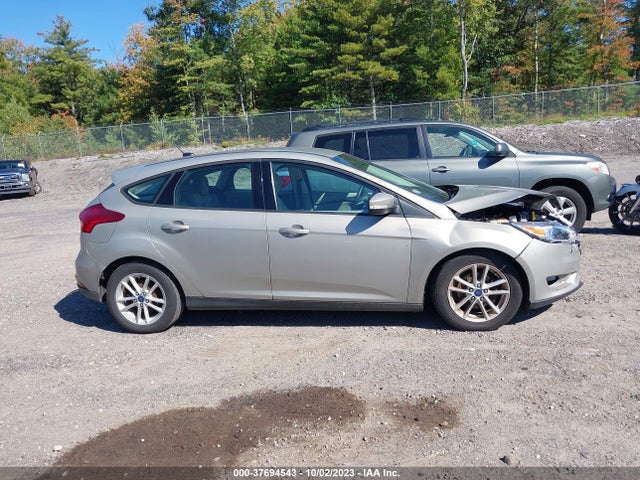 Ford FOCUS SE 2015 1FADP3K29FL380966 Image 14