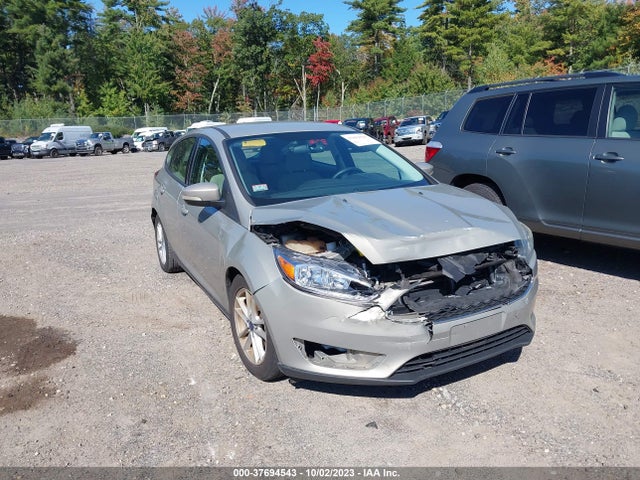 Ford FOCUS SE 2015 1FADP3K29FL380966 Image 6