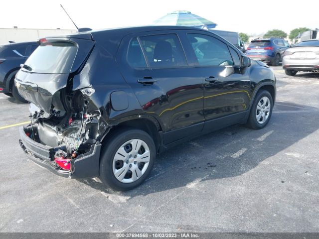 3GNCJKSB1JL310142 Chevrolet TRAX LS