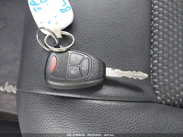 1C4NJDEB5GD663281 Jeep Compass Latitude