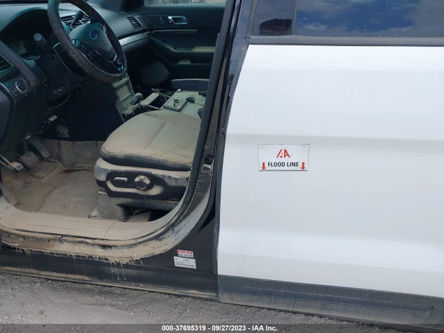 Ford UTILITY POLICE 2016 1FM5K8AR2GGA72374 Image 6