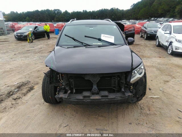 WVGAV7AX4GW052678 Volkswagen Tiguan R-line