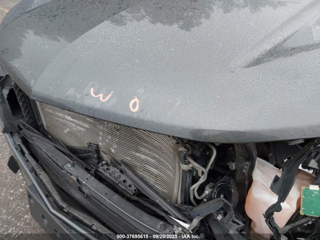 Chevrolet EQUINOX LT 2018 2GNAXSEV6J6102404 Image 10