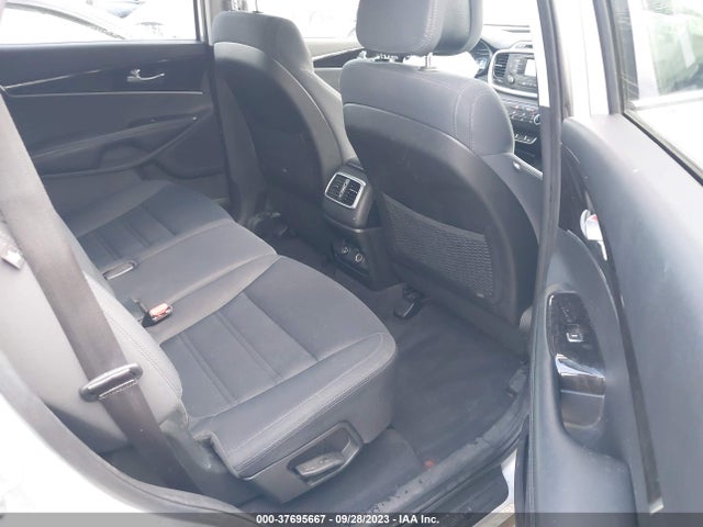 2016 KIA SORENTO LX VIN: 5XYPG4A37GG063126