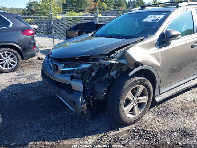 2015 TOYOTA RAV4 XLE VIN: 2T3RFREV5FW254290