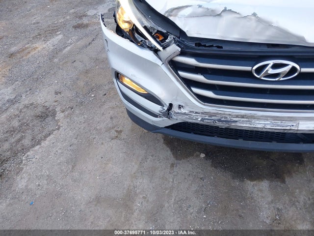 Hyundai Tucson Se Plus 2017 KM8J33A40HU381217 Image 12