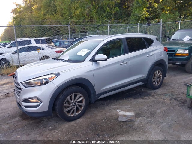 Hyundai Tucson Se Plus 2017 KM8J33A40HU381217 Image 2