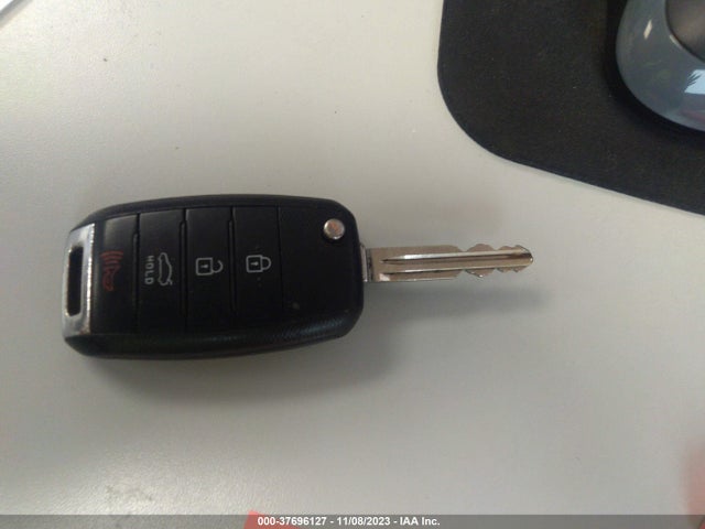 2015 KIA FORTE LX VIN: KNAFX4A69F5275682