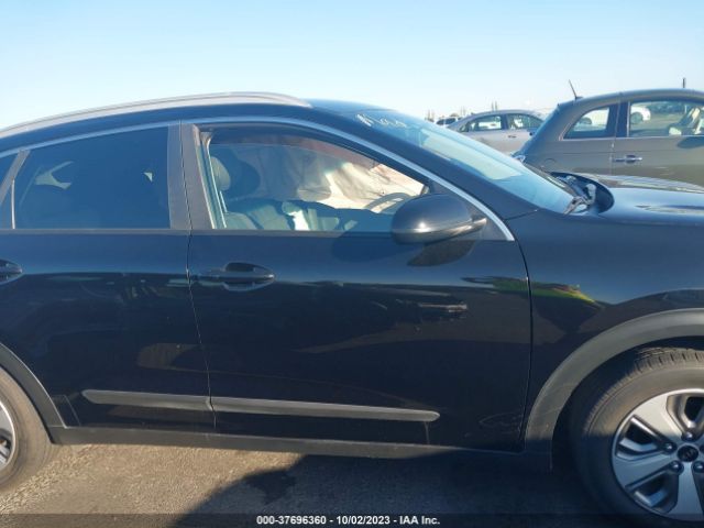 KNDCB3LC5K5253321 KIA NIRO LX
