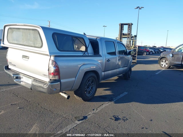 Toyota TACOMA 2015 5TFJX4CNXFX049690 Image 4